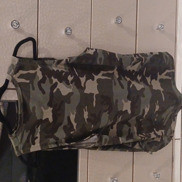 Camouflage sleeveless tank - Picture 2 of 3